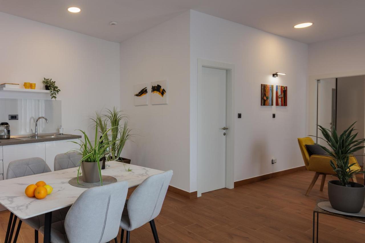 Terra 5 Deluxe Apartment On The Ground Floor With Private Parking Rijeka Eksteriør bilde
