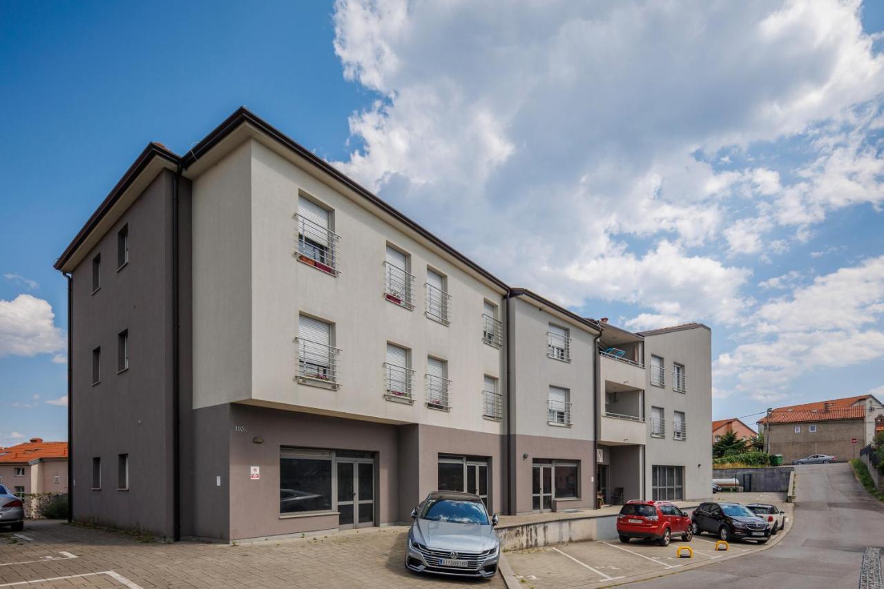Terra 5 Deluxe Apartment On The Ground Floor With Private Parking Rijeka Eksteriør bilde